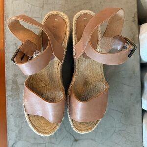 Original Soludos flat form natural leather sandal